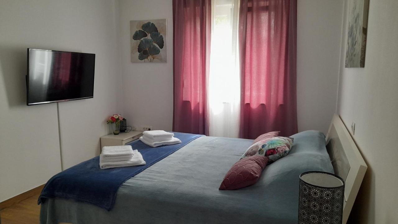 Apartments & Room Danijel Pinezici  Exterior photo